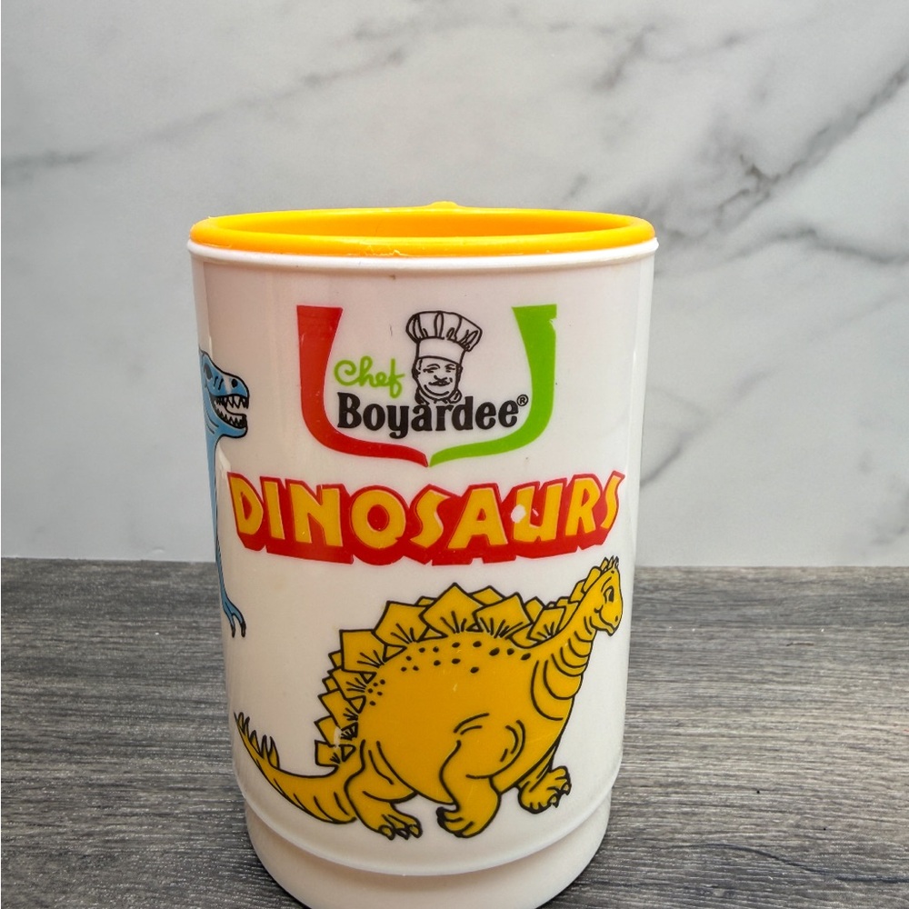 Vintage Chef Boyardee Dinosaurs Plastic Mugs Set of 2 Kids Cup Retro 1980s - Picture 2 of 6